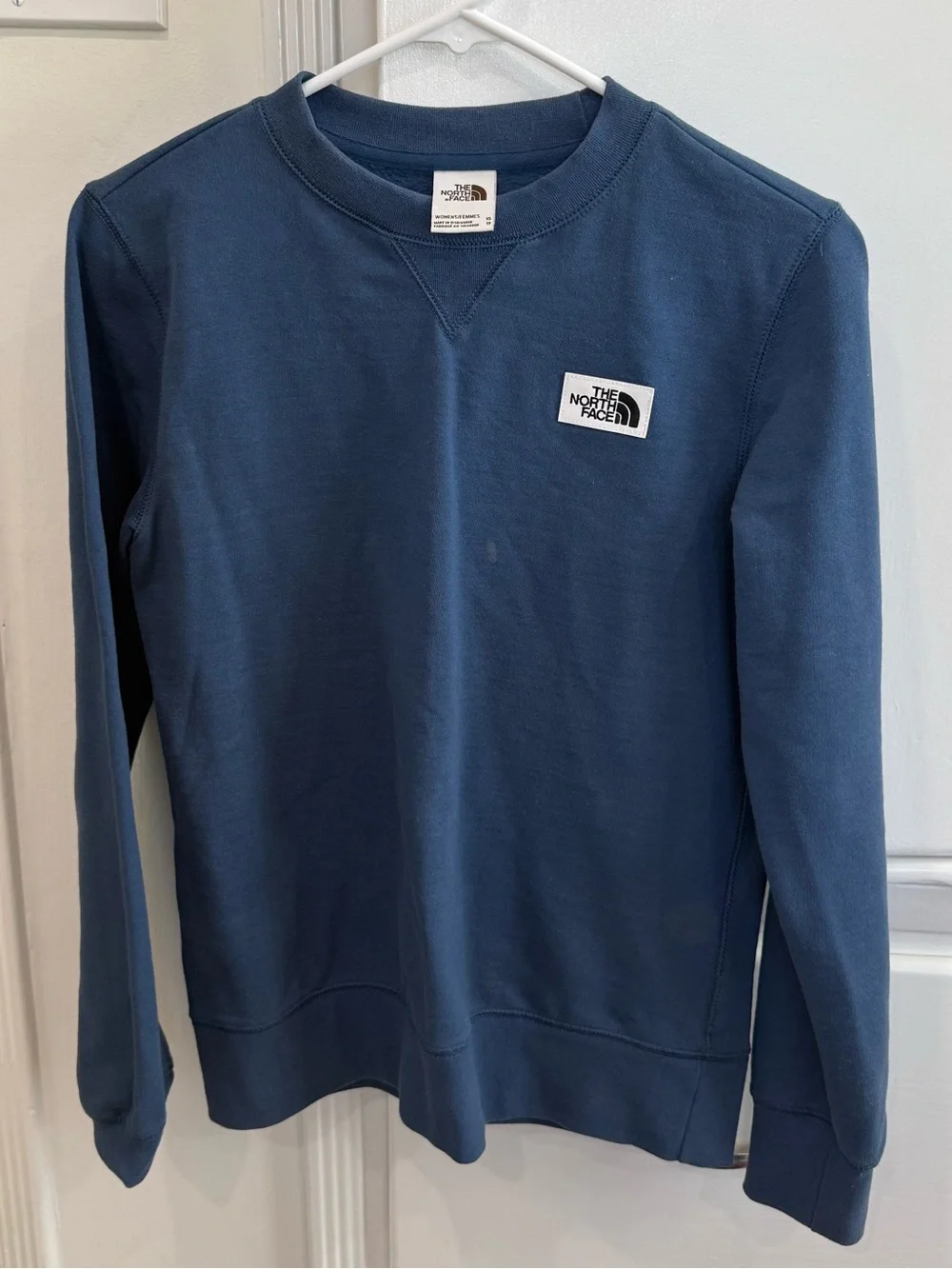 The North Face Women’s Crewneck Sweatshirt-Navy Blue, XS